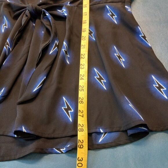 Torrid Women's 1  V Neck Button Down Tied at waist Sleeveless Polyester Top - Picture 6 of 7